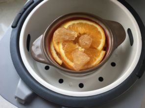 如何制作冰糖炖橙子 1