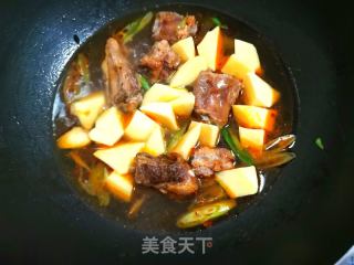 家常土豆烧排骨的完美制作教程 2