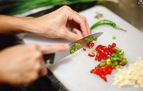 切辣椒辣手？学会这几招，轻松变身厨房高手！ 1