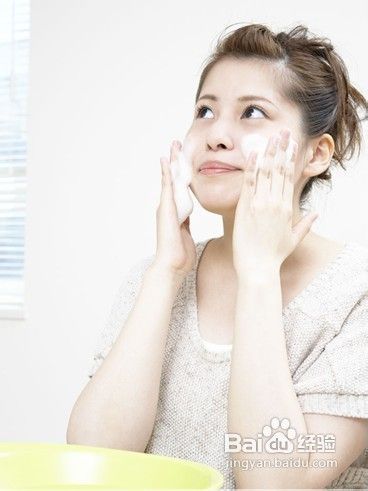 掌握洗脸的科学步骤 2