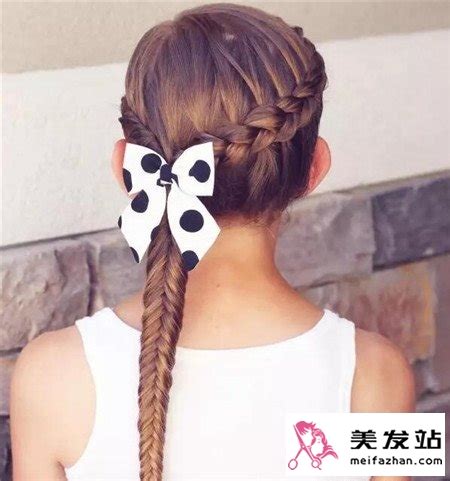 如何绑扎人见人爱的小女孩发型？ 2