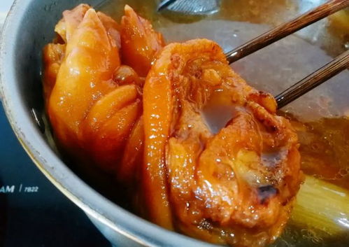 如何烹饪出美味的卤猪蹄 1