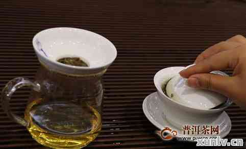 如何正确进行泡茶的步骤？ 1