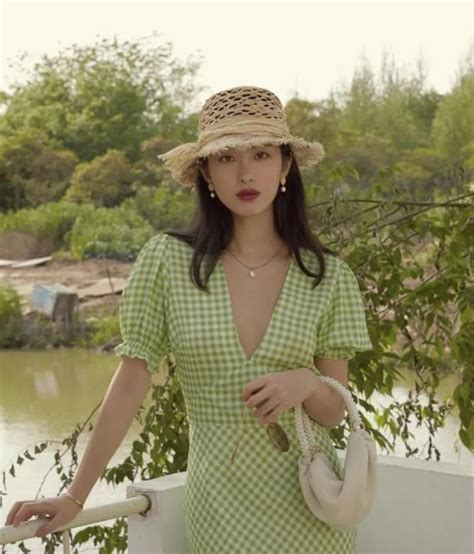 打造女性魅力的装扮技巧 2