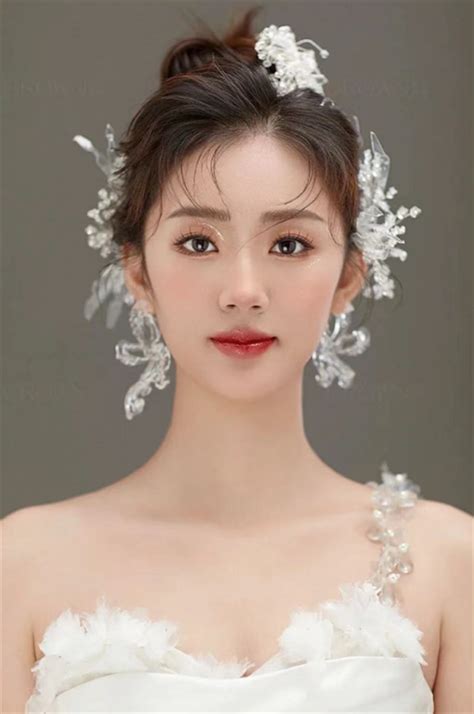 韩式浪漫新娘发型大揭秘，准新娘必备，打造快乐婚礼造型！ 1