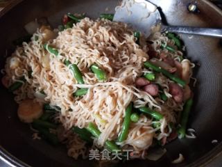 方便面炒制的美味制作方法 4