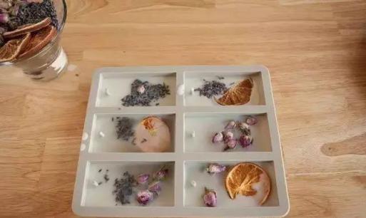 如何自制香薰蜡片，拯救秋日昏沉大作战？ 3