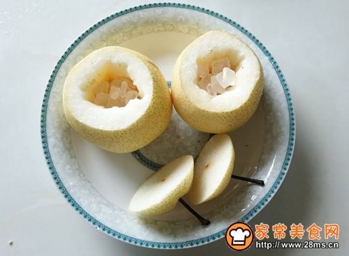 轻松学会：家庭自制冰糖炖梨的甜蜜秘籍 1