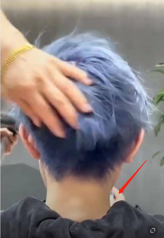 染发后首次洗头该注意什么？ 2