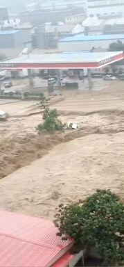 暴雨侵袭郑州地铁后：掌握进水自救技巧，关键时刻能救命 2